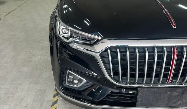 Hongqi HS5