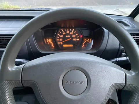 Nissan Clipper Van