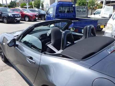 Mazda MX-5 (Roadster)