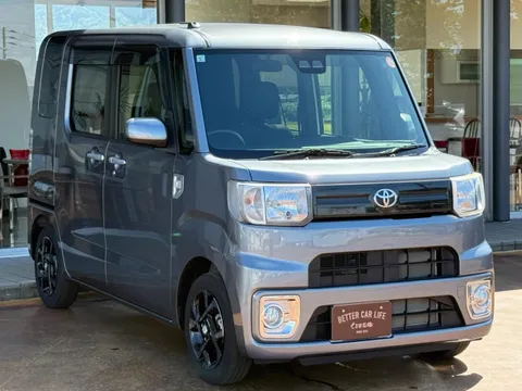 Toyota Pixis Mega