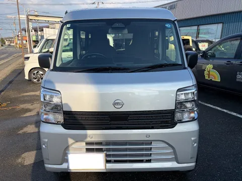 Nissan Clipper Van