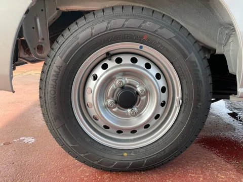 Nissan Clipper Van