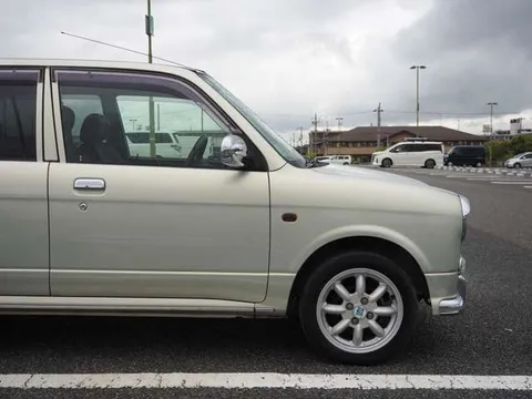 Daihatsu Mira Gino
