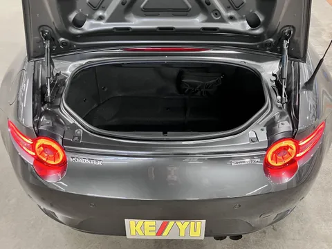 Mazda MX-5 (Roadster)