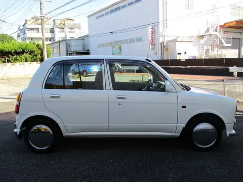 Daihatsu Mira Gino