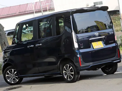 Honda N-BOX Custom