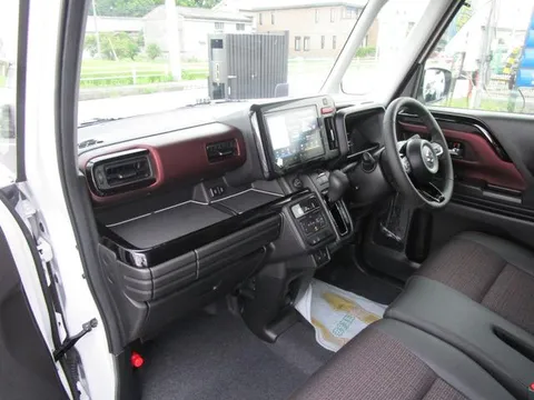 Suzuki Spacia Custom