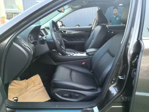 Infiniti Q50L
