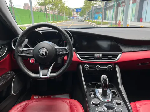 Alfa Romeo Giulia