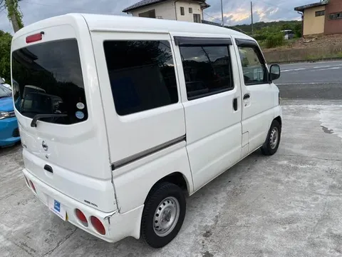 Nissan Clipper Van
