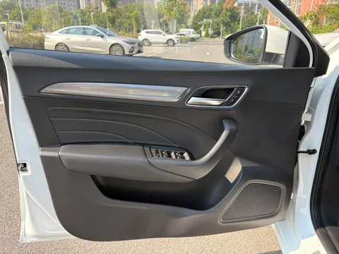 Roewe i6 Classic