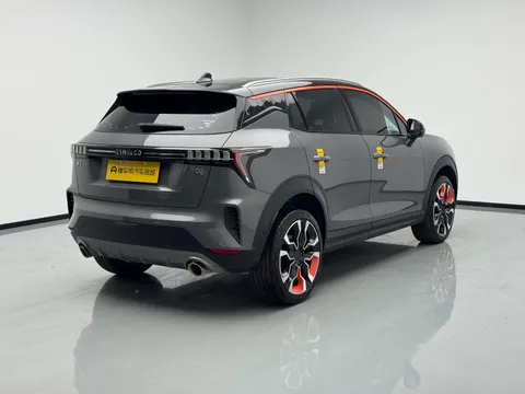Lynk & Co 06