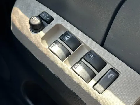 Daihatsu Mira Tocot