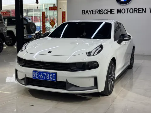 Lynk & Co 03