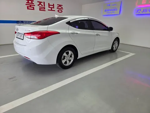 Hyundai Elantra (Avante)