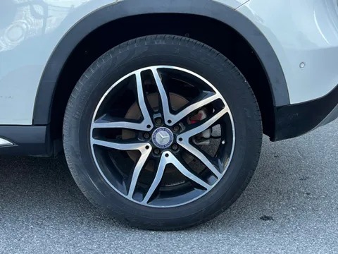 Mercedes-Benz Mercedes-Benz GLA