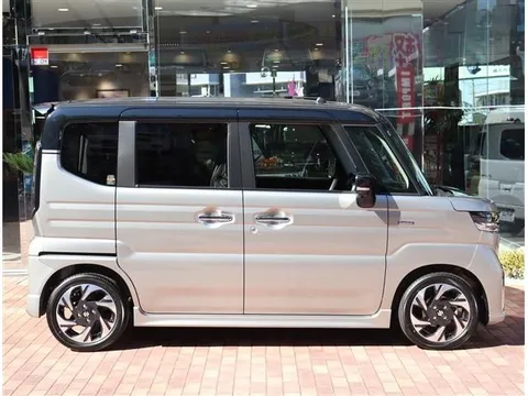 Suzuki Spacia