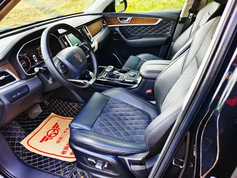 Hongqi HS7