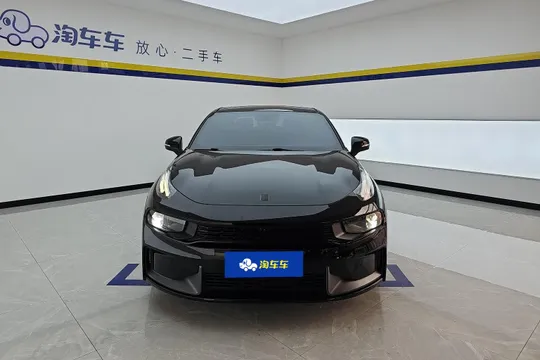 Lynk & Co 03