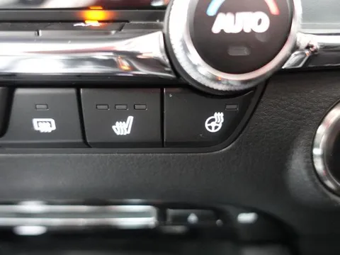 Mazda MAZDA3 Sedan