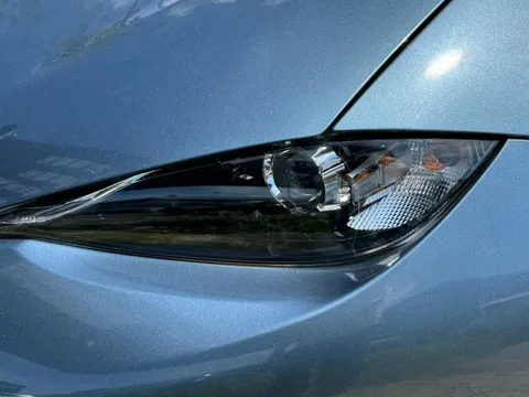 Mazda MX-5 (Roadster)