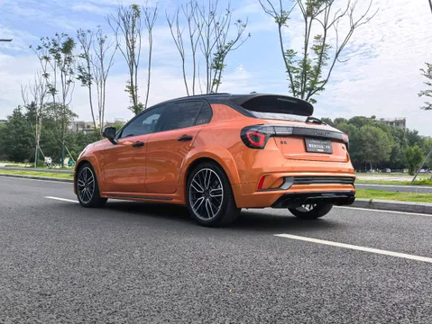 Lynk & Co Lynk & Co 02