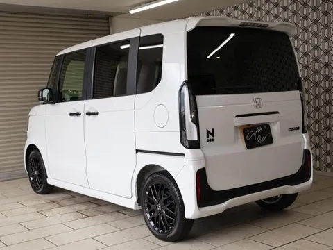 Honda N-BOX Custom