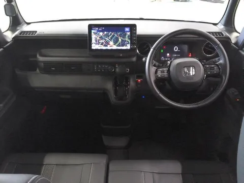 Honda N-BOX Custom