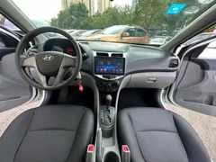 Hyundai Reina