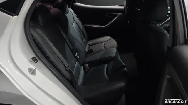 Hyundai Elantra (Avante)