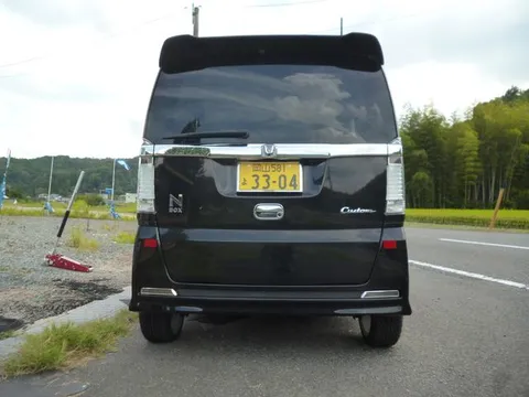 Honda N-BOX Custom