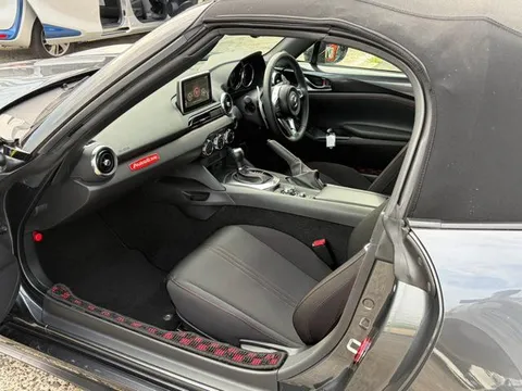 Mazda MX-5 (Roadster)