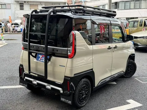 Mitsubishi Delica Mini