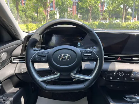 Hyundai Elantra (Avante)