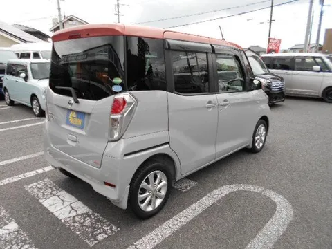 Nissan Dayz Roox