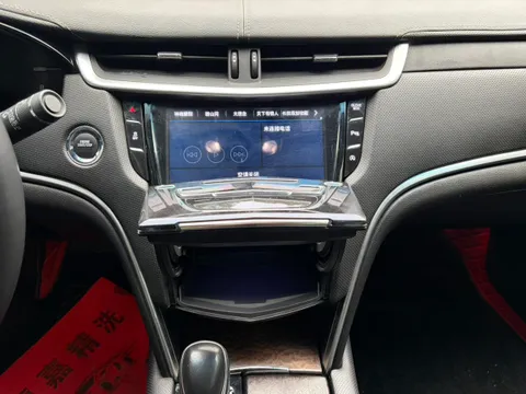 Cadillac XTS