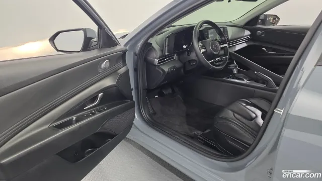 Hyundai Elantra (Avante)