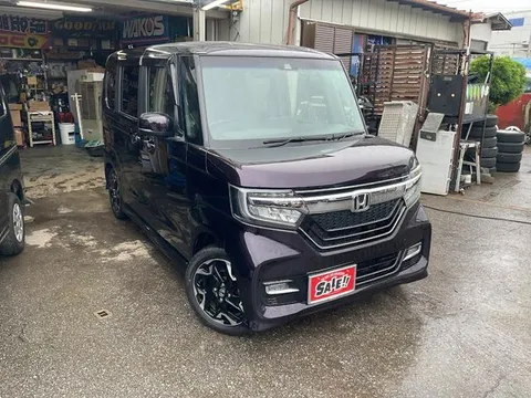 Honda N-BOX Custom