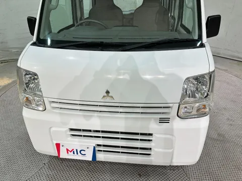 Mitsubishi Minicab Van