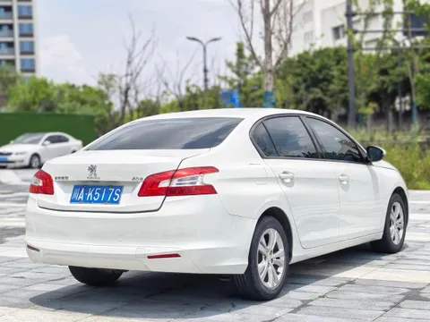 Peugeot 408