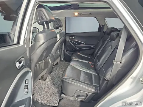 Hyundai Grand Santa Fe (Maxcruz)