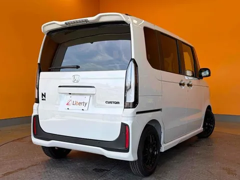 Honda N-BOX Custom