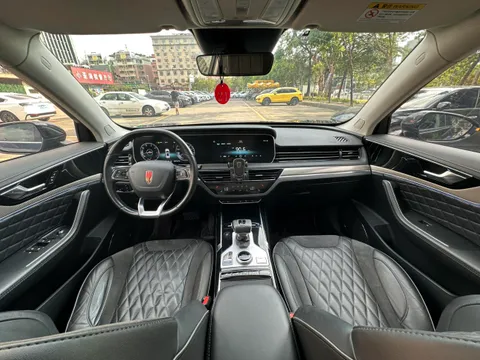 Hongqi HS5