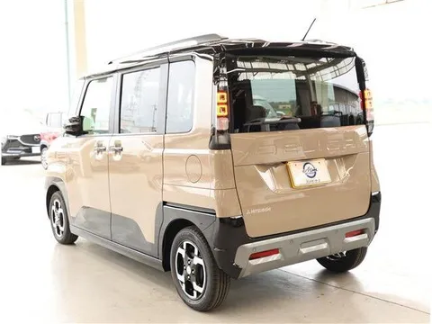 Mitsubishi Delica Mini