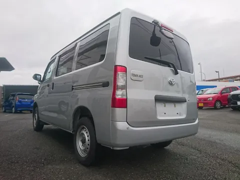 Toyota TownAce Van