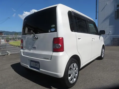 Toyota Pixis Space