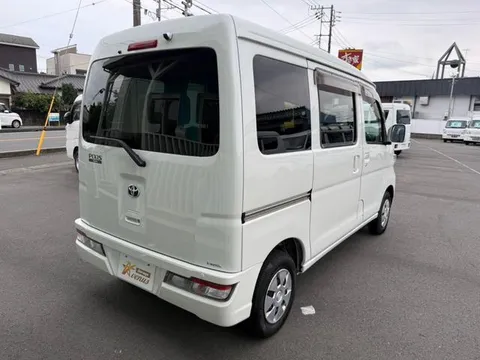 Toyota Pixis Van