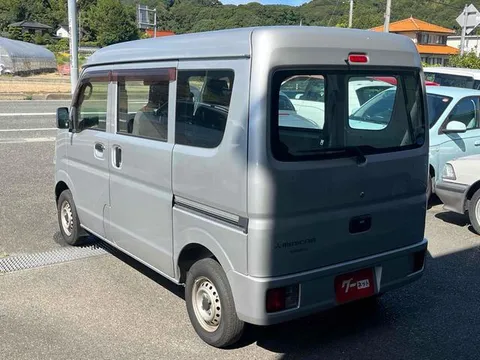 Mitsubishi Minicab Van