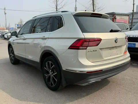 Volkswagen Tiguan L