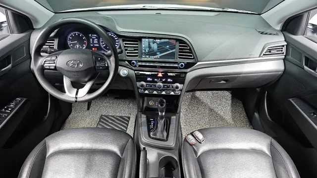 Hyundai Elantra (Avante)